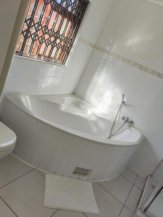 Obaa Sima Guest House Mthatha Extérieur photo