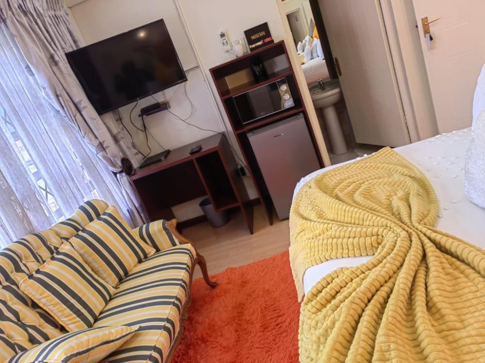 Obaa Sima Guest House Mthatha Extérieur photo
